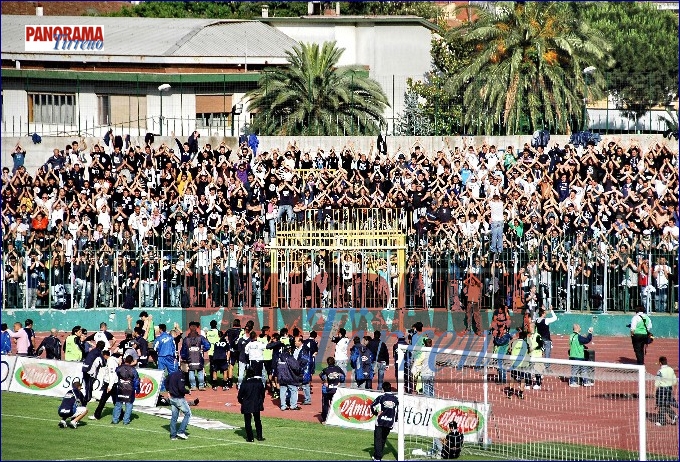 APPLAUSI DEI TIFOSI AI LORO BENIAMINI copy.jpg