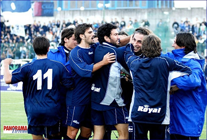 Albano esulta dopo il II goal+.jpg