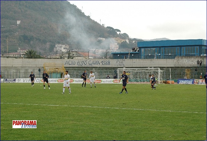 la protesta dei tifosi cavesi, in curva sud nessun presente+.jp